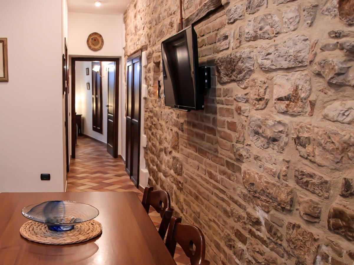 Апартаменти Casa Armanni - La Tua Casa Di Pietra Губбіо Екстер'єр фото