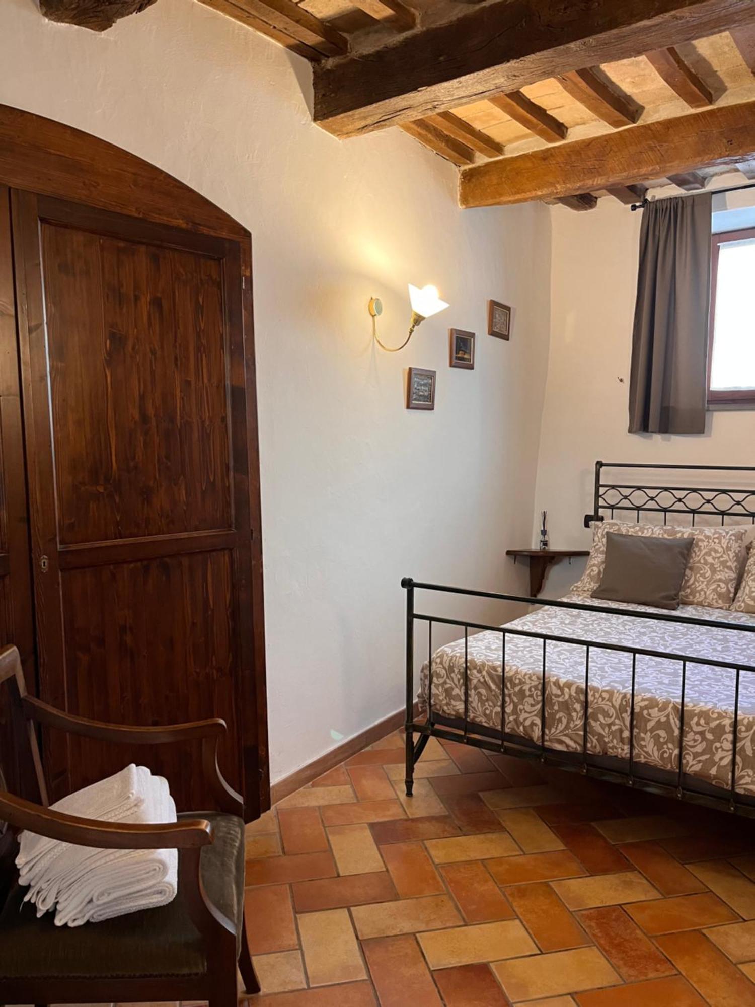 Апартаменти Casa Armanni - La Tua Casa Di Pietra Губбіо Екстер'єр фото